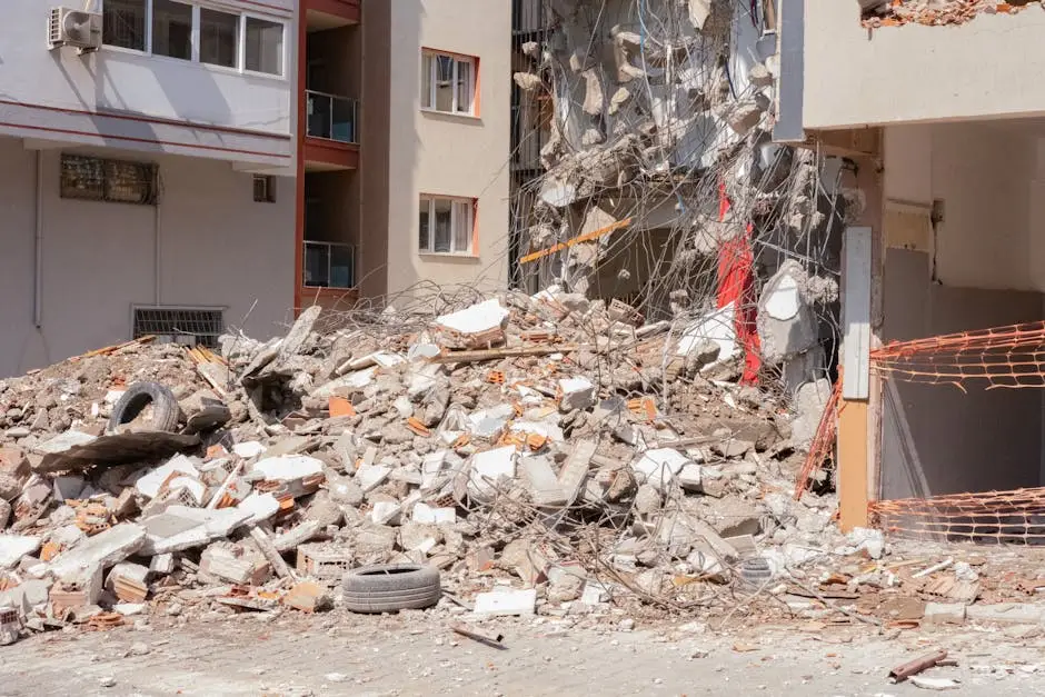 İnşaat Hurdası Alımı: Yıkım Hurdaları ve Kentsel Dönüşüm Atıkları Rehberi hakkında metal hurda ve geri dönüşüm görseli